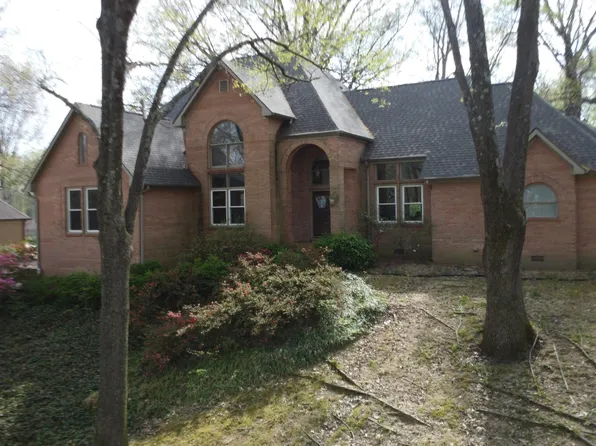 1099 Valley Rd, Dyersburg, TN 38024