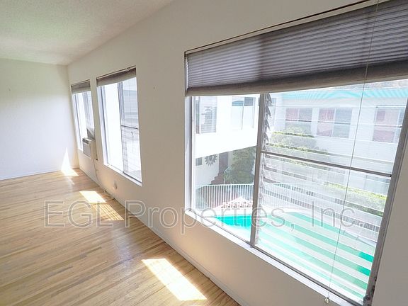 3rd image of 7920 Selma Ave APT 8