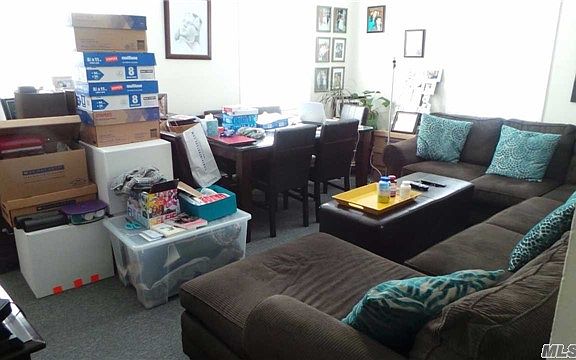 4th image of 131 Old Oak Ln