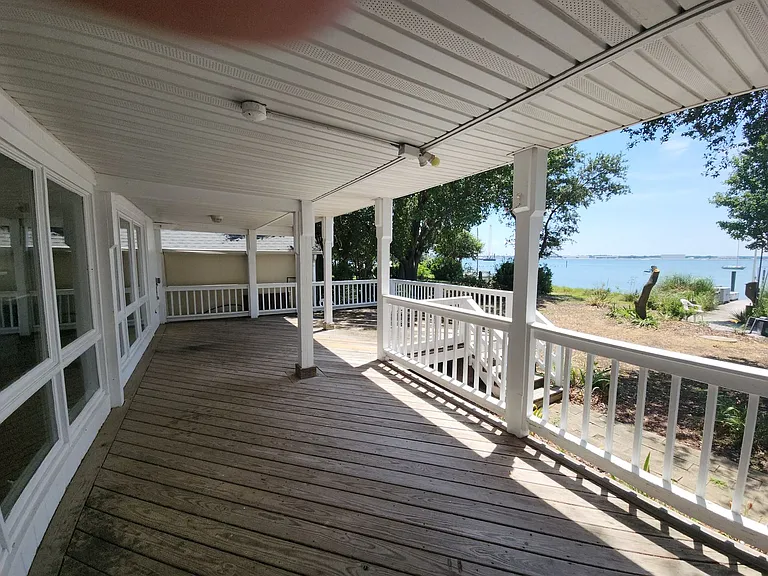 1331 Bayville St — Photo 53
