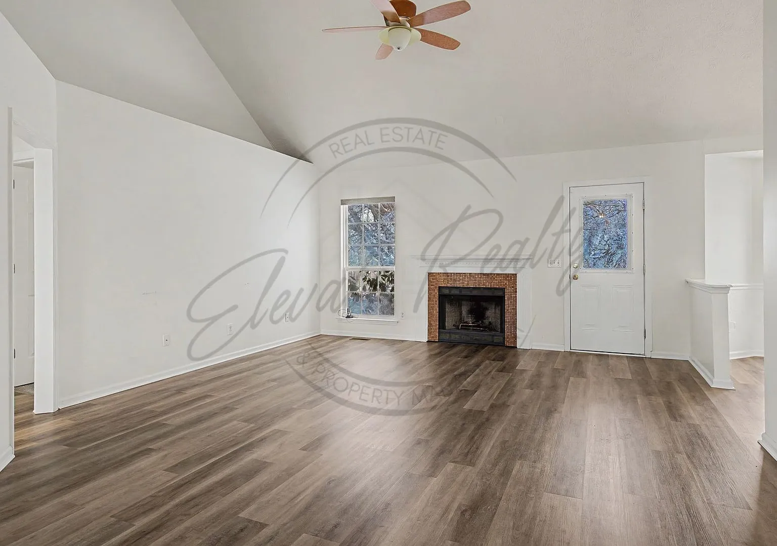 Three Bedroom Brick Home in Hendersonville! — Photo 4