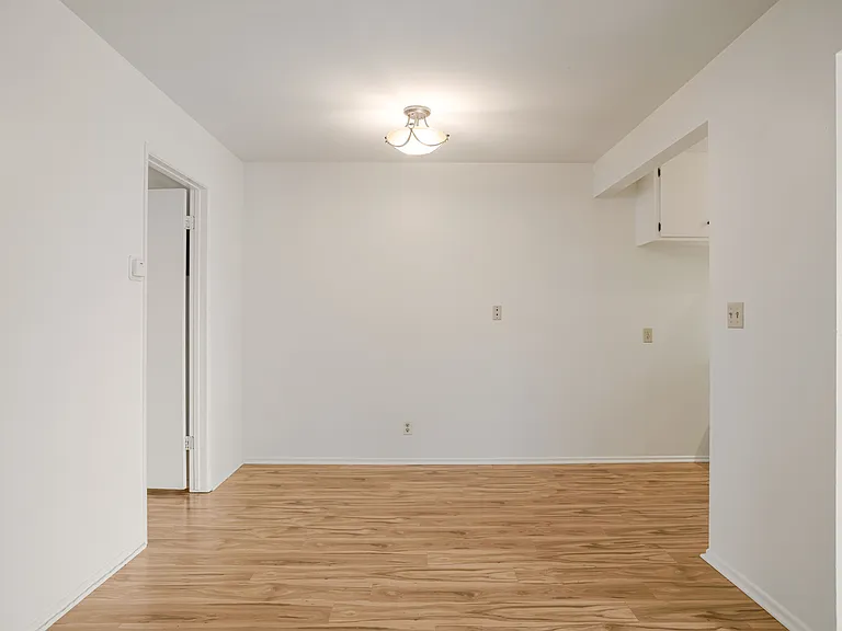 200 Chester Way #4 — Photo 8