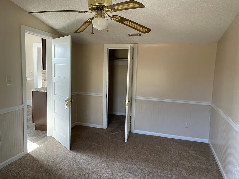 902 E Barnard St — Photo 8