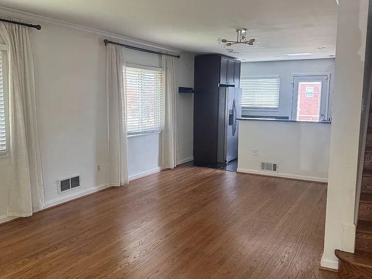 5296 Chillum Pl NE — Photo 3