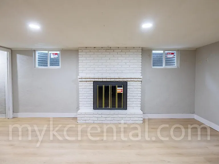 9108 W 95th St — Photo 20
