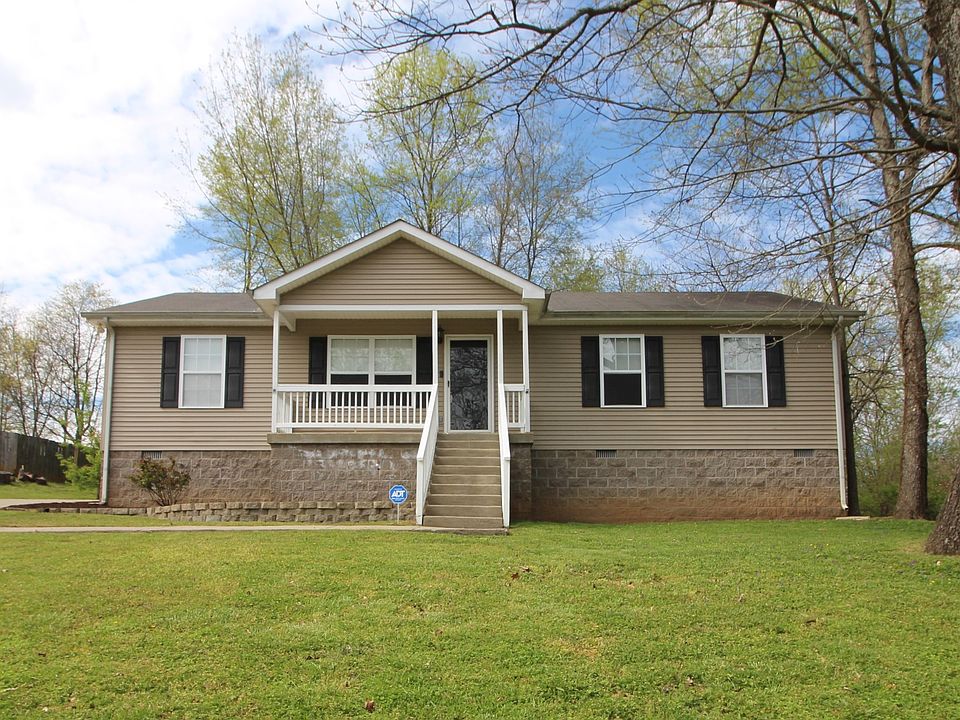 1st image of 136 Villages Ct