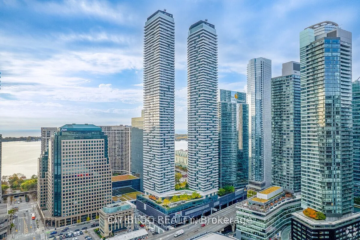 Building Photo - 88 Harbour St #2011