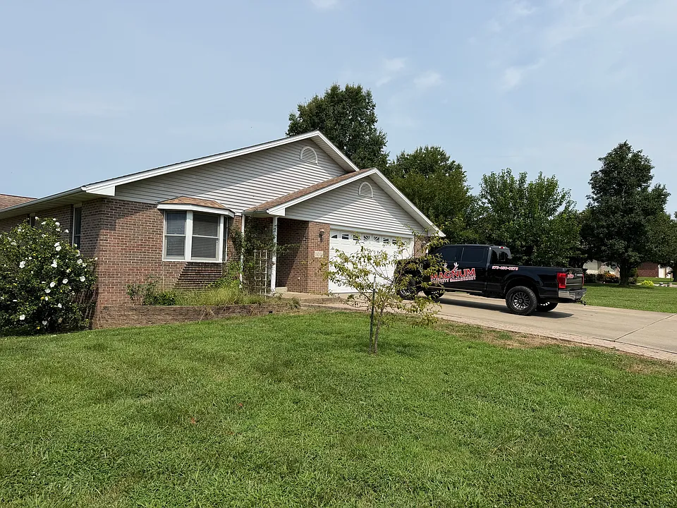 1011 Aaron Dr