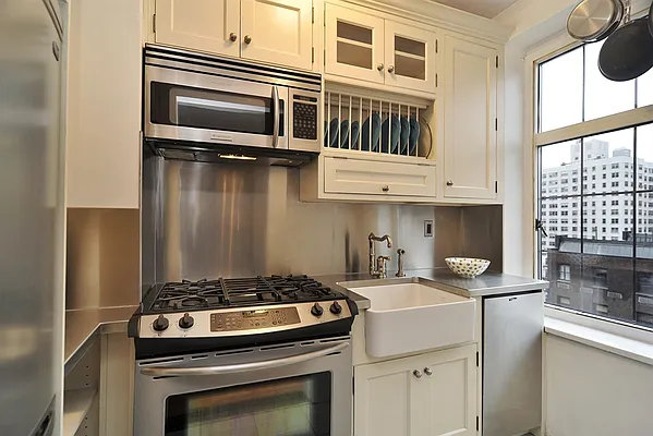 Sold by Corcoran | media 3