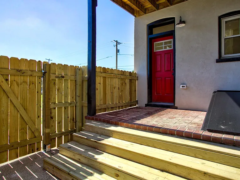 537 N Plum St — Photo 21