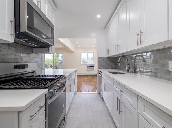 22 N FOREST AVENUE APT 3D, Rockville Centre, NY 11570