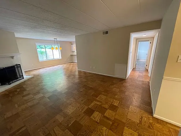 411 W Conestoga Rd — Photo 15