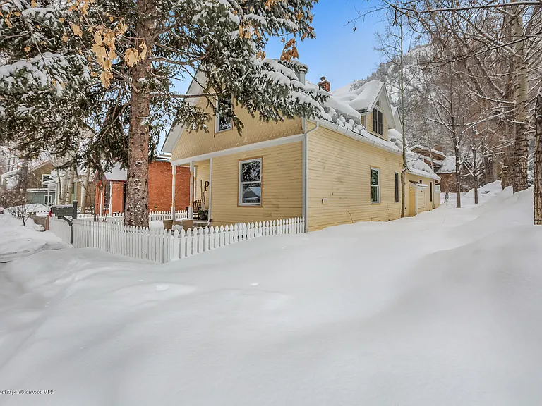633 W Main St — Photo 21