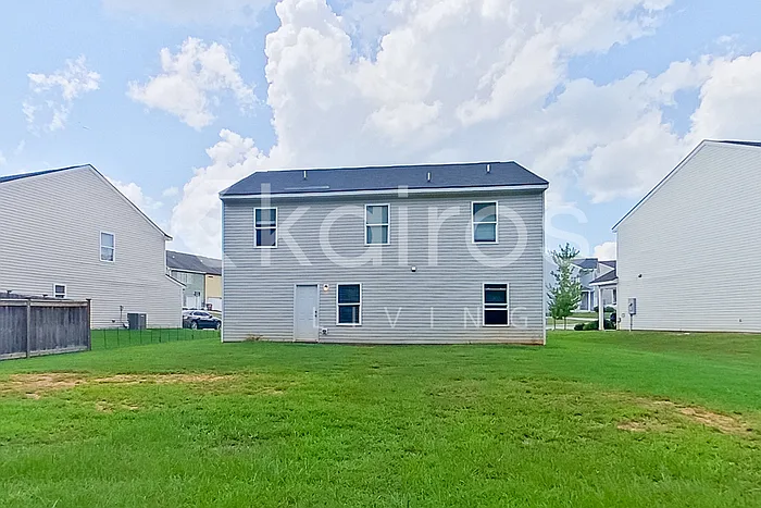 207 Hawthorn Trl — Photo 26