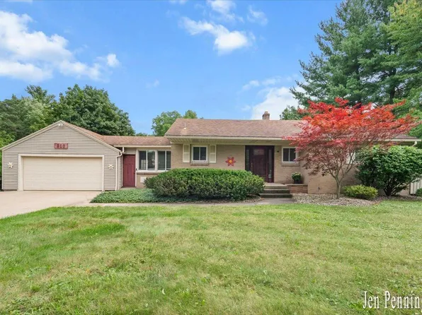 310 Kinney Ave NW, Grand Rapids, MI 49534