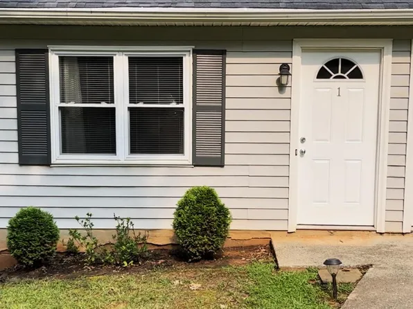 21 Valleywood Dr APT 3, Forest, VA 24551