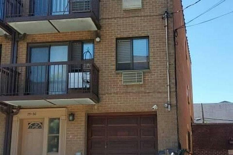 2nd image of 7520 113th St