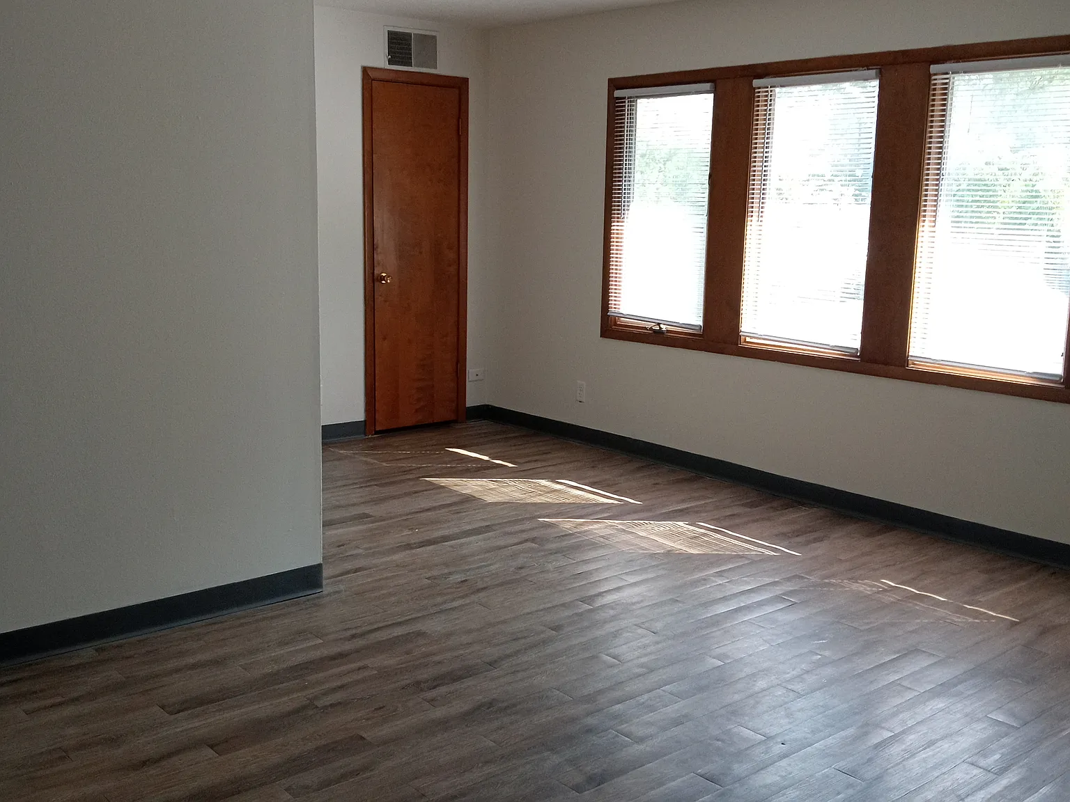 1 bed, 550 sqft, $745 — Photo 2