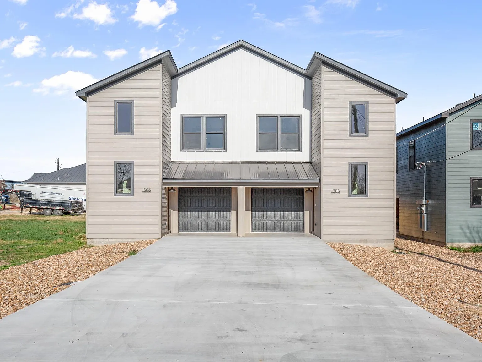 3 bed, 2.0 bath, 1500 sqft, $2,200 — Photo 2