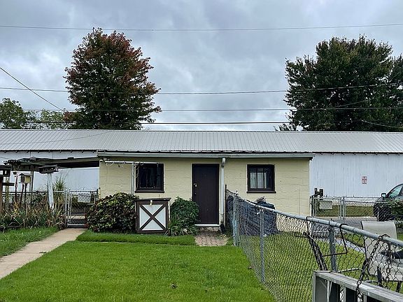 Carport, 2 car garage