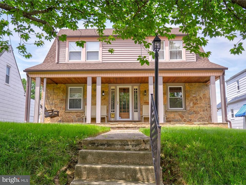 1st image of 203 Victoria Ave