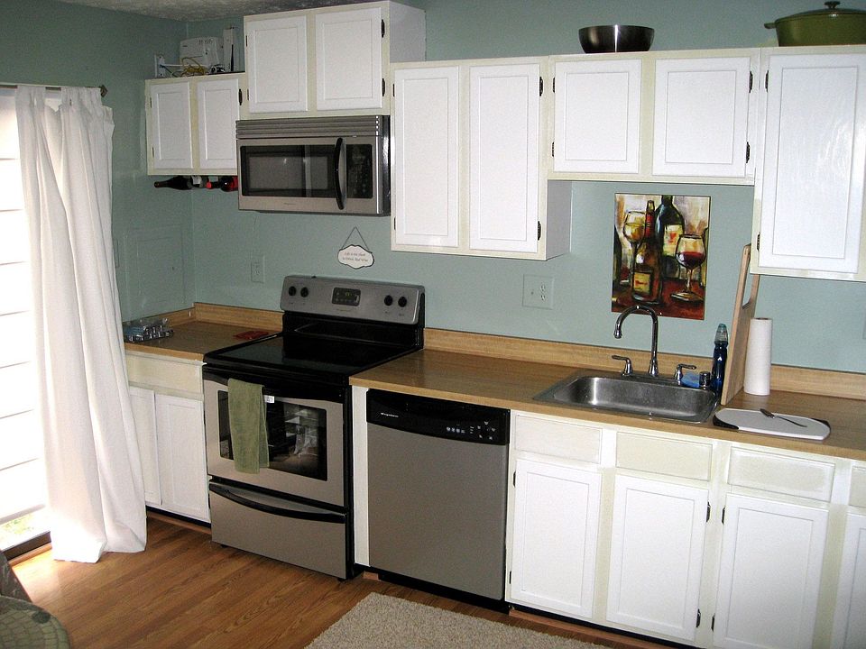 1st image of 15807 Deer Creek Ct