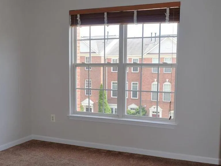 13108 Park Crescent Cir — Photo 16