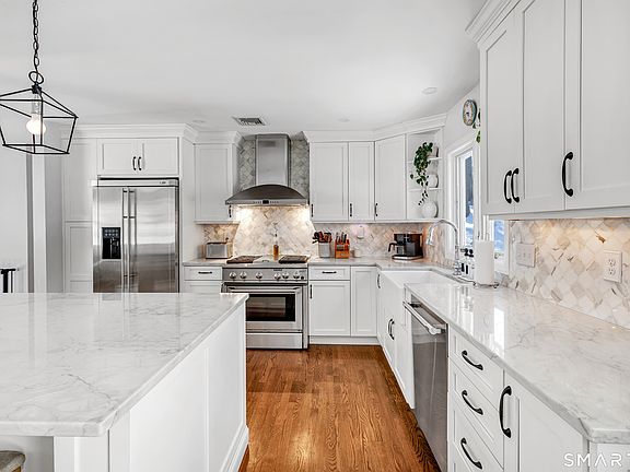 5th image of 1478 Jennings Road