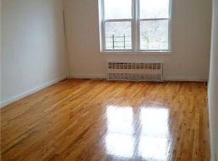 7510 Yellowstone Blvd, Rego Park, NY 11374