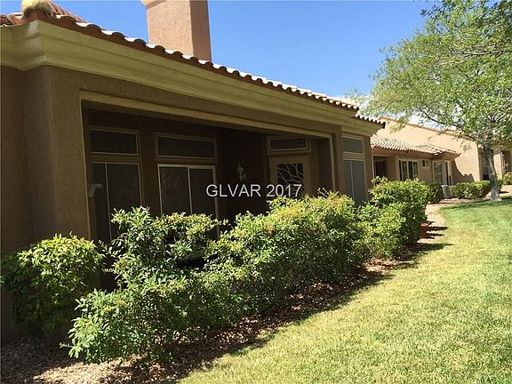EXTRA LARGE BACK PATIO WITH VIEW OF PARK-LIKE BACKYARD