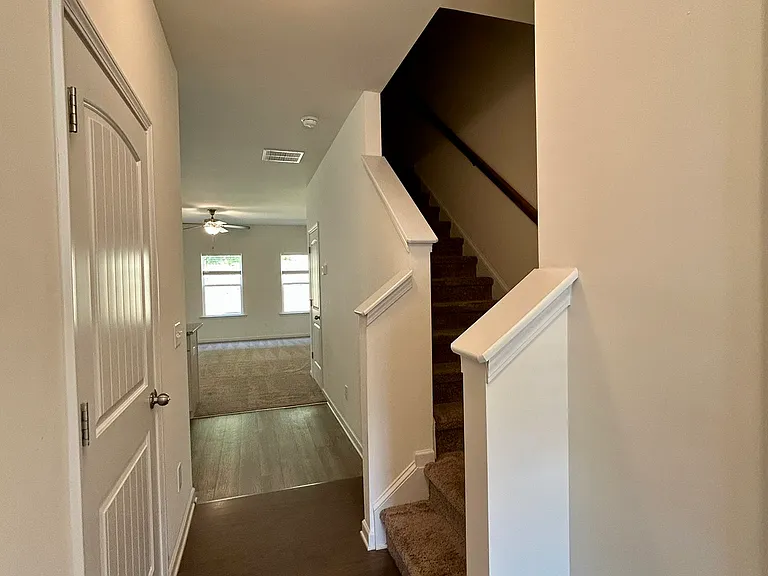 194 Bryon Ln — Photo 7