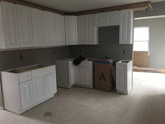 3rd image of 113 Haverford St