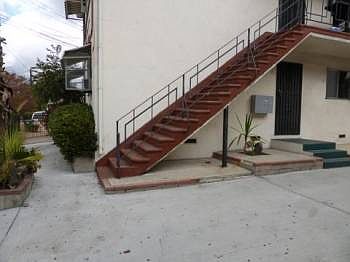 4th image of 327 S Avenue 57