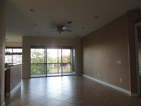 4th image of 8272 NW 127th Ln #28-D