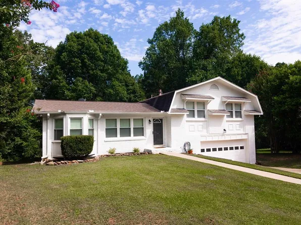 1723 Magnolia St, Gardendale, AL 35071