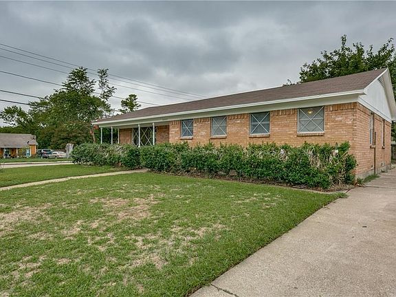 3rd image of 8307 Foxwood Ln