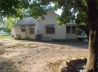 221 Santa Fe St, Halstead, KS 67056