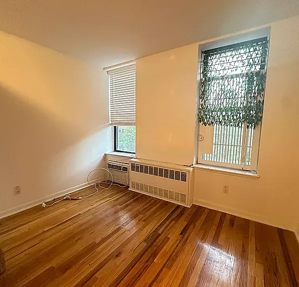 1321 3rd Ave #4B — Photo 4