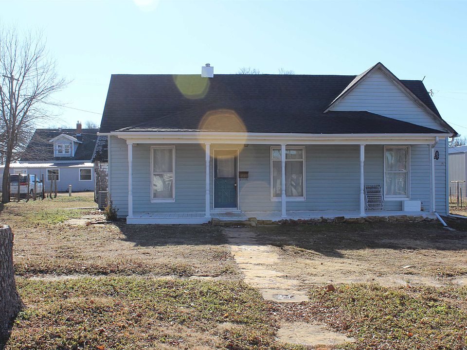 1st image of 213 E Lost St