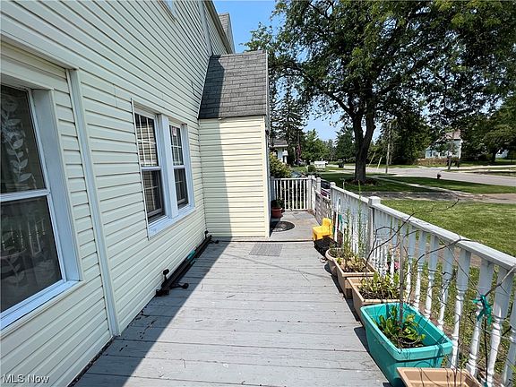 5th image of 618 Woodland Ave