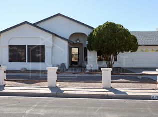8957 W Rose Ln, Glendale, AZ 85305