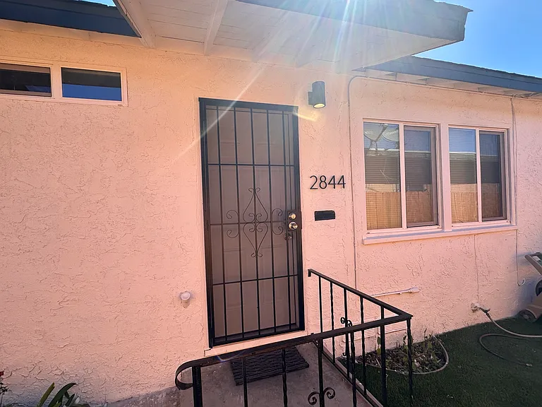 2844 Fairmount Ave — Photo 25