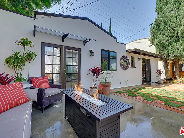 8818 Rosewood Ave — Photo 1