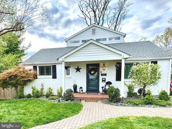 7202 Deborah Dr, Falls Church, VA 22046