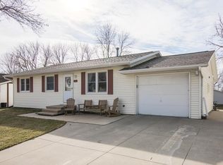 3200 2nd St, Marion, IA 52302