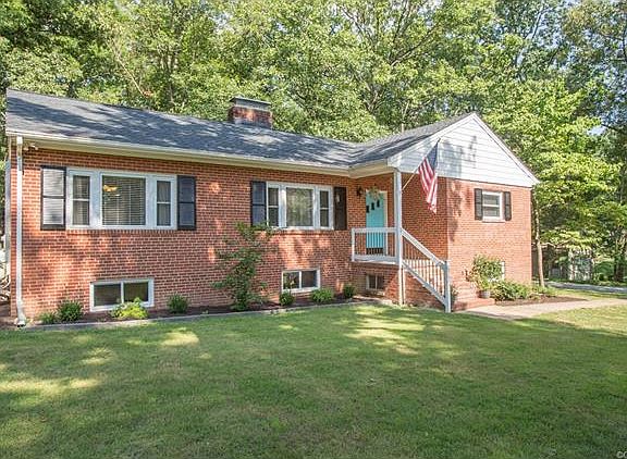 2nd image of 1807 Belleau Dr