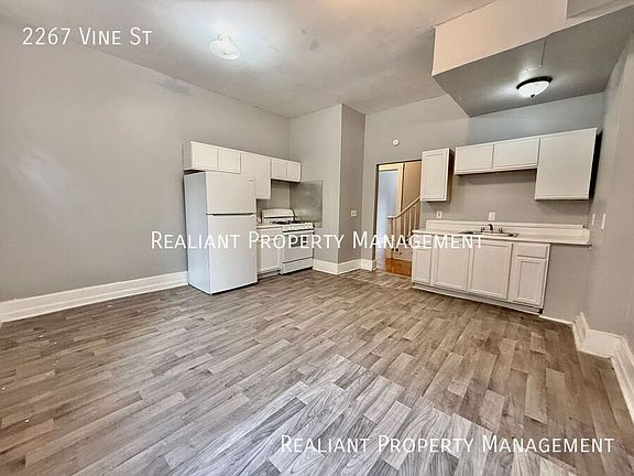5th image of 2267 Vine St