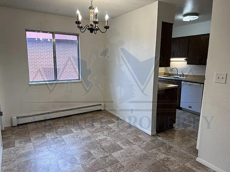 708 Downey St #8 — Photo 6