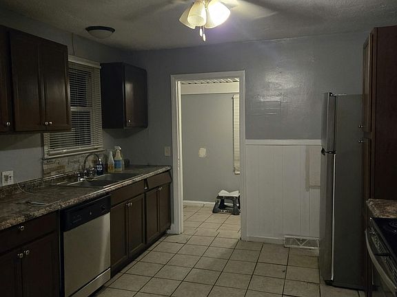 4th image of 3602 Rose Dr #1