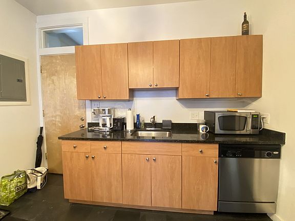 5th image of 1805 N Hermitage Ave APT 1R